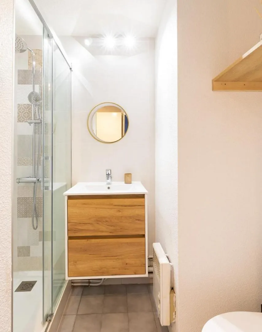 Royal Suite Lyon 7 0*,